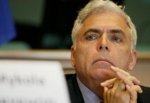 The Economist despre Adrian Severin: In Romania, pentru o mita de 100.000 de euro si un avans de 12.000 de euro, nimeni nu ar fi demisionat.