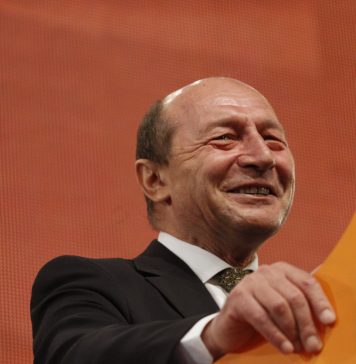 Strategii lui Basescu ar vrea o finala cu Vadim. PDL sufla in pinzele Tribunului