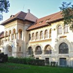 Cel care te ajuta sa iti educi privirea