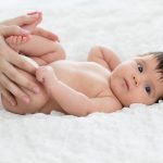 Copiii percep masajul ca pe o forma de iubire