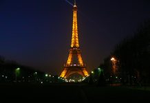 Unde sa stai in Paris
