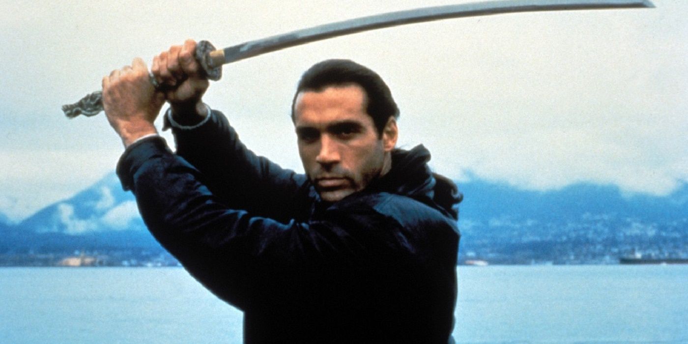 Connor MacLeod detine o sabie in Highlander the Series
